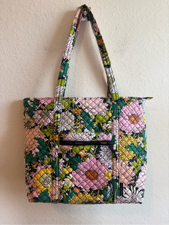 Vera Bradley Handbags - Vera Bradley Large Quilted Tote in Bloom Bloom Green